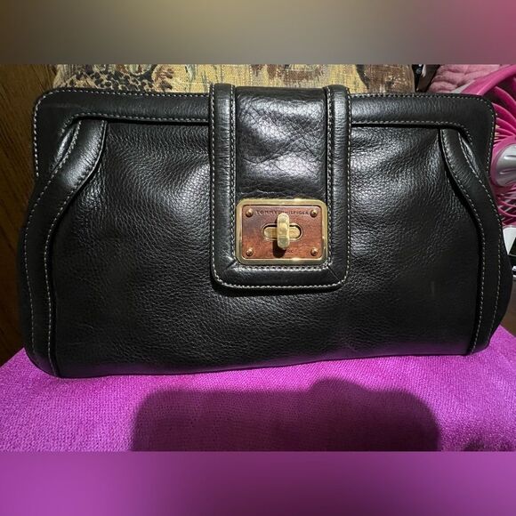 TOMMY HILFIGER LEATHER CLUTCH - Picture 2 of 7